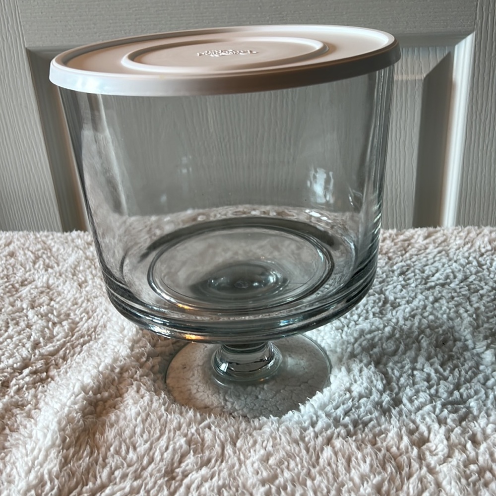 Pampered Chef Trifle Bowl with removable base GUC